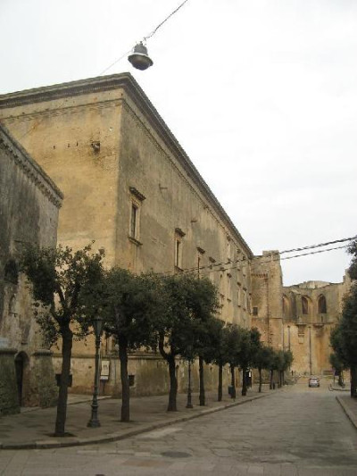 Tricase - piazza Giuseppe Pisanelli - Uno scorcio di Palazzo Gallone Tricase - piazza Giuseppe Pisanelli - Uno scorcio di Palazzo Gallone